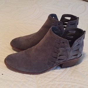 Vince Camuto gray suede leather booties size 8